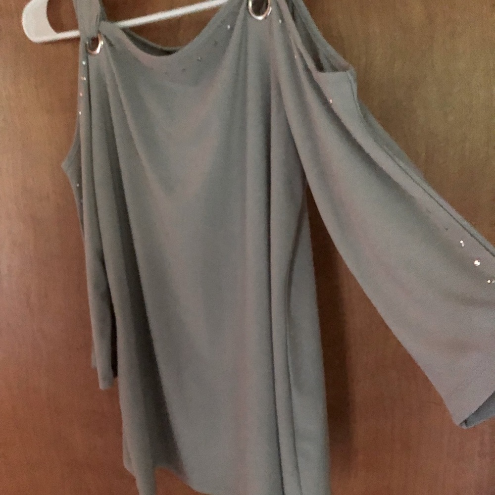 Bellini off the shoulder top